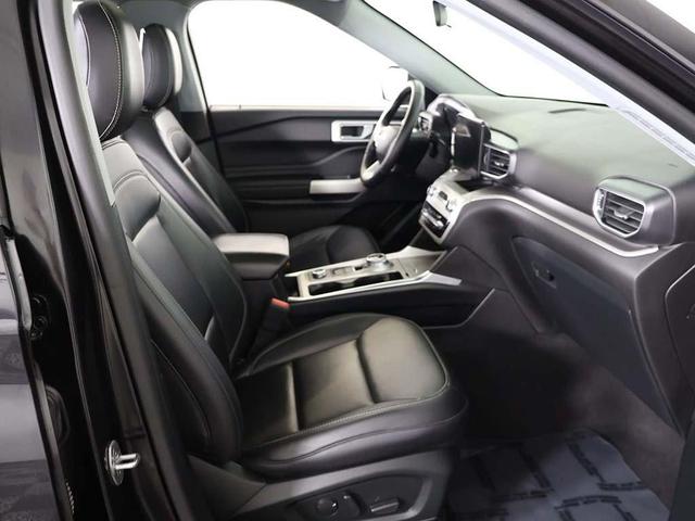 Photo of 2022 Agate Black Metallic Ford Explorer