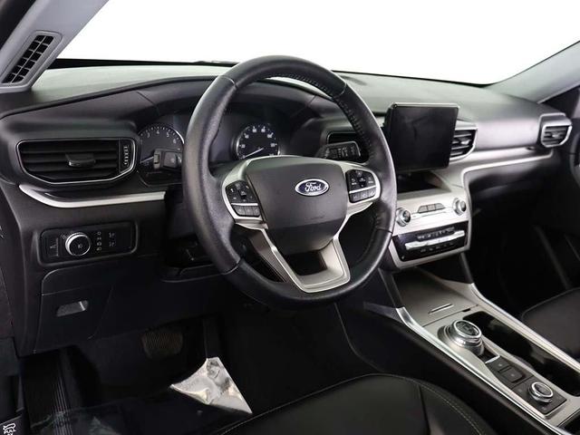 Photo of 2022 Agate Black Metallic Ford Explorer