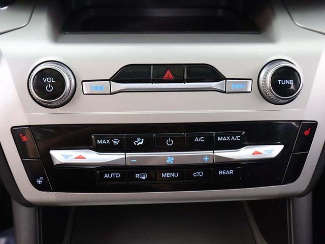 Photo of 2022 Agate Black Metallic Ford Explorer