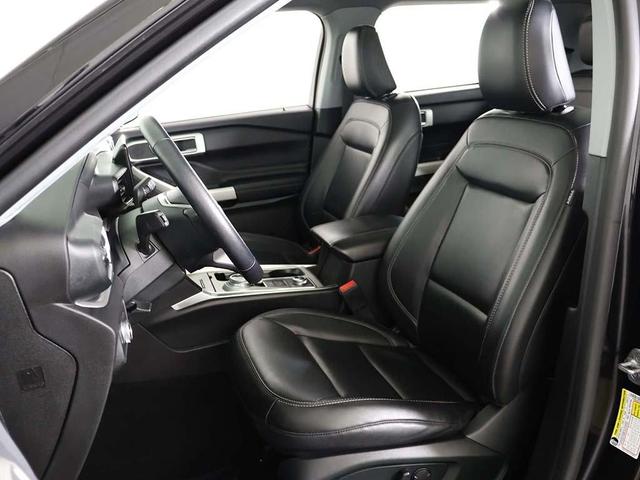 Photo of 2022 Agate Black Metallic Ford Explorer