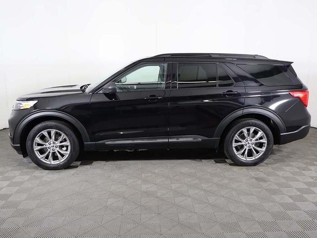 Photo of 2022 Agate Black Metallic Ford Explorer
