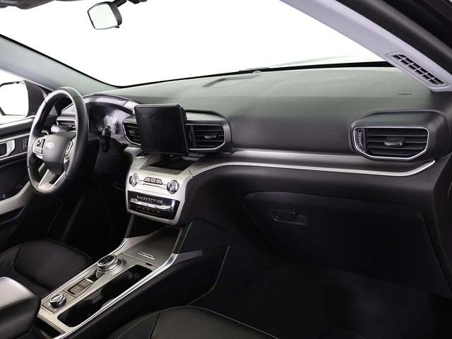 Photo of 2022 Agate Black Metallic Ford Explorer
