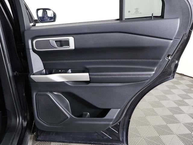 Photo of 2022 Agate Black Metallic Ford Explorer