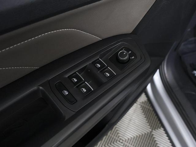 Photo of 2023 Pyrite Silver Metallic Volkswagen Atlas