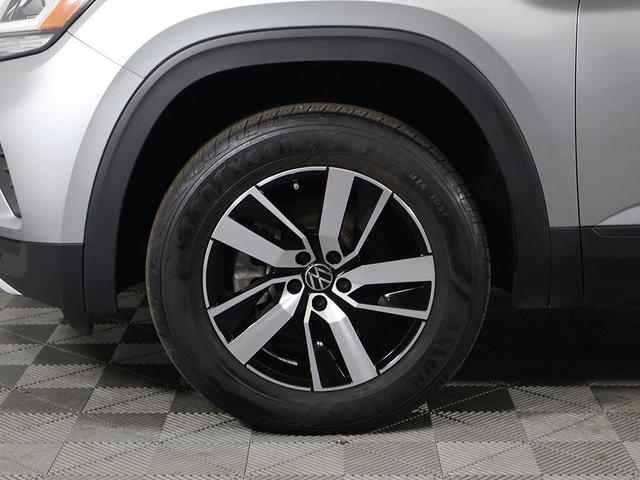 Photo of 2023 Pyrite Silver Metallic Volkswagen Atlas