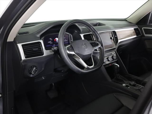 Photo of 2022 Platinum Gray Metallic Volkswagen Atlas