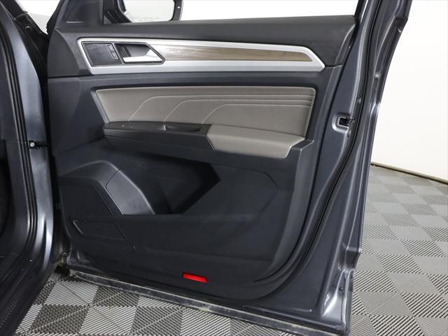 Photo of 2022 Platinum Gray Metallic Volkswagen Atlas