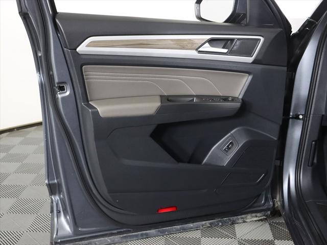 Photo of 2022 Platinum Gray Metallic Volkswagen Atlas