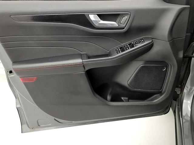 Photo of 2022 Gray Ford Escape