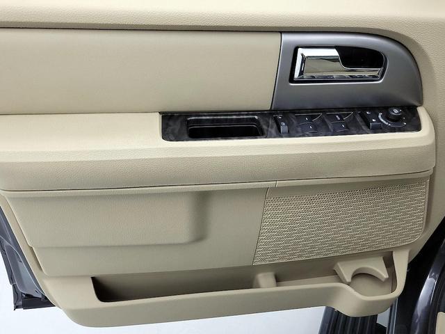 Photo of 2017 Gray Ford Expedition