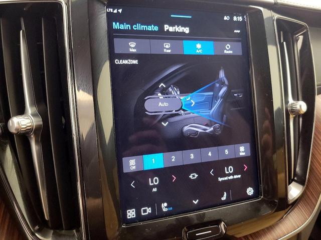 Photo of 2024 Black Volvo XC60 Recharge Plug-In Hybrid