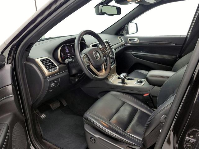 Photo of 2015 Black Jeep Grand Cherokee