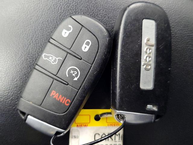 Photo of 2015 Black Jeep Grand Cherokee