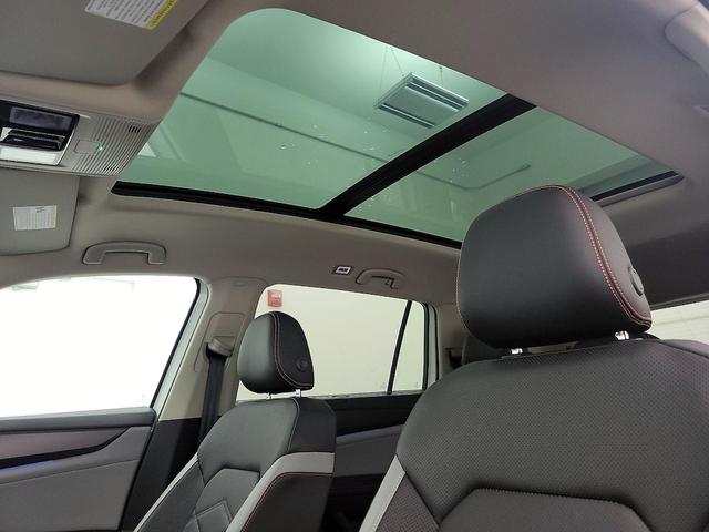 Photo of 2025 White Volkswagen Atlas
