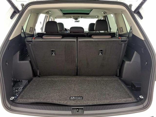 Photo of 2025 White Volkswagen Atlas