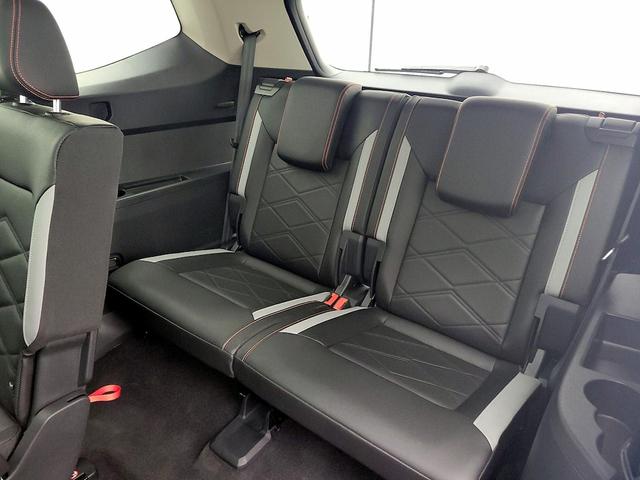 Photo of 2025 White Volkswagen Atlas