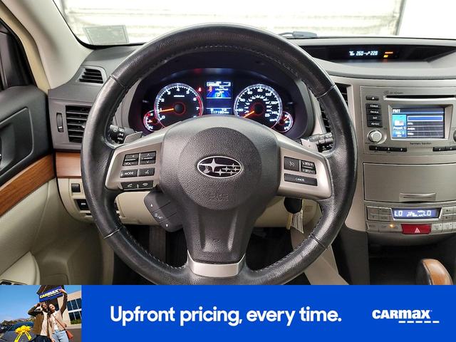 Photo of 2014 White Subaru Outback
