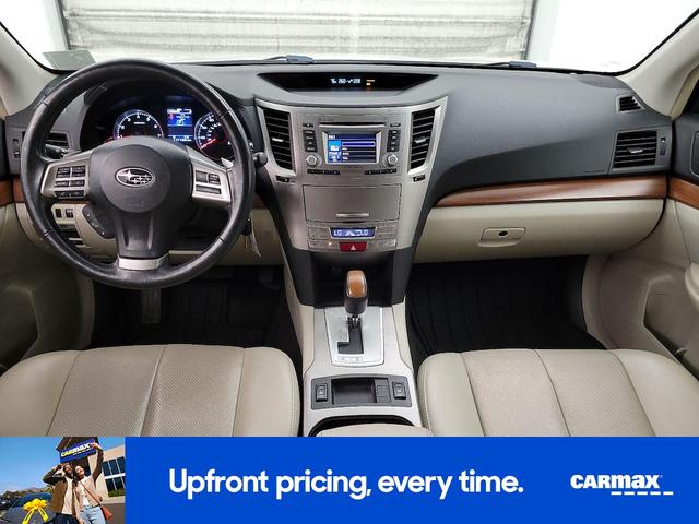 Photo of 2014 White Subaru Outback
