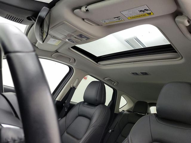 Photo of 2021 White Mazda CX-5