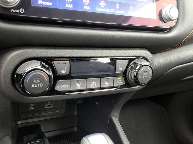 Photo of 2022 White Nissan Kicks