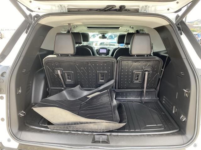 Photo of 2021 Summit White Chevrolet Traverse