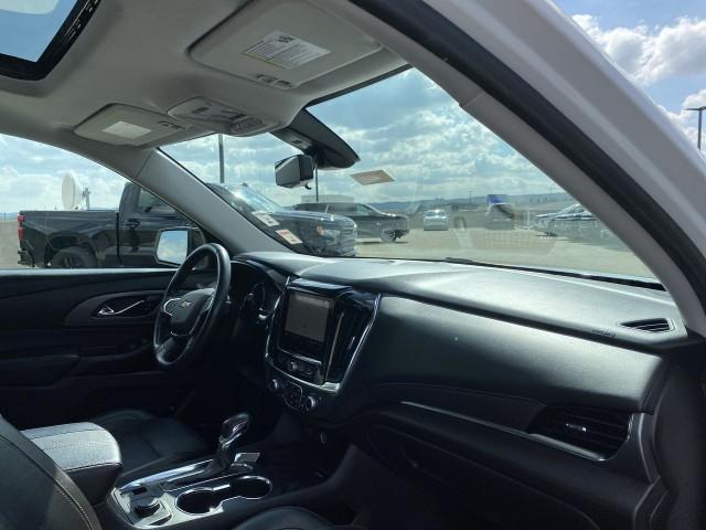 Photo of 2021 Summit White Chevrolet Traverse