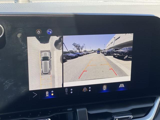 Photo of 2025 Summit White Chevrolet Equinox