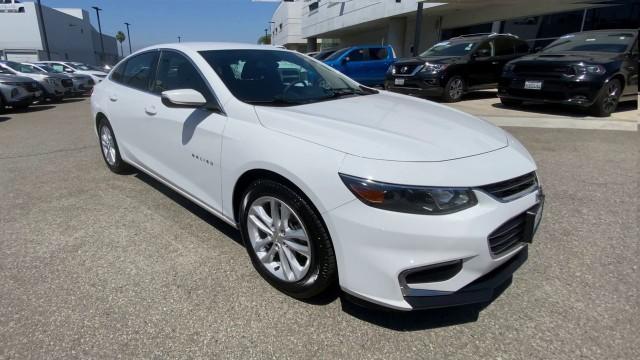 Photo of 2018 Summit White Chevrolet Malibu