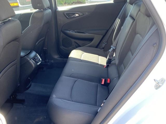 Photo of 2018 Summit White Chevrolet Malibu