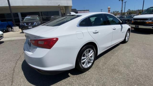 Photo of 2018 Summit White Chevrolet Malibu