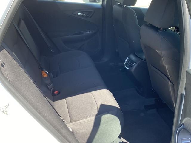 Photo of 2018 Summit White Chevrolet Malibu