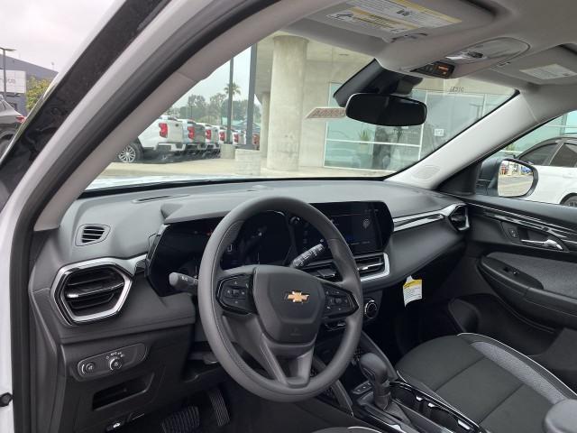 Photo of 2026 Summit White Chevrolet Trailblazer