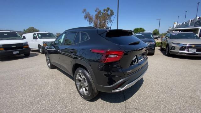 Photo of 2025 Mosaic Black Metallic Chevrolet Trax