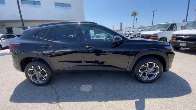 Photo of 2025 Mosaic Black Metallic Chevrolet Trax