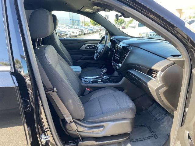 Photo of 2022 Mosaic Black Metallic Chevrolet Traverse