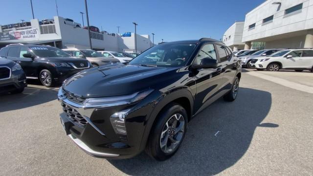 Photo of 2025 Mosaic Black Metallic Chevrolet Trax