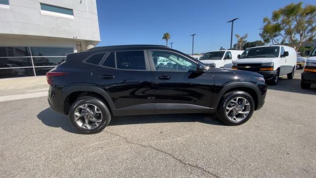 Photo of 2025 Mosaic Black Metallic Chevrolet Trax