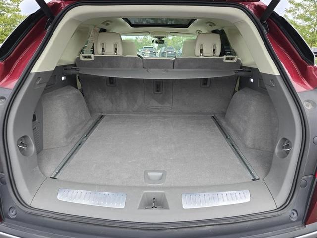 Photo of 2017 Red Cadillac XT5