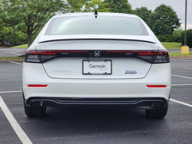 Photo of 2025 Platinum White Pearl Honda Accord Hybrid