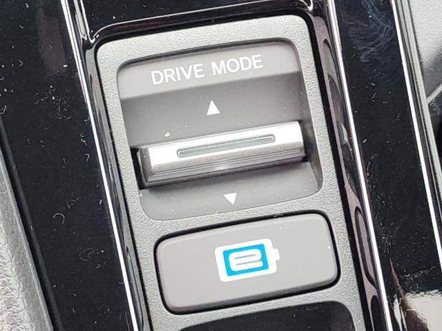 Photo of 2025 Platinum White Pearl Honda Accord Hybrid