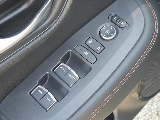 Photo of 2026 Pearl Honda HR-V