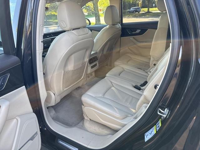 Photo of 2019 Orca Black Metallic Audi Q7