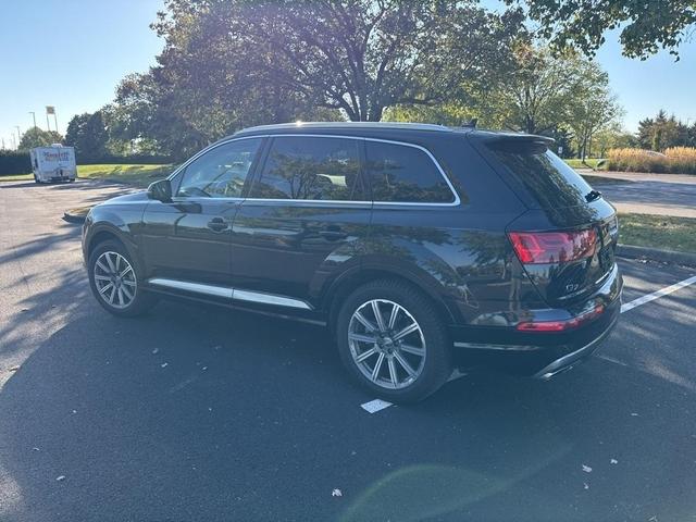 Photo of 2019 Orca Black Metallic Audi Q7