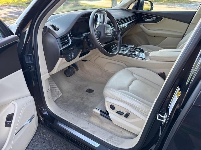 Photo of 2019 Orca Black Metallic Audi Q7