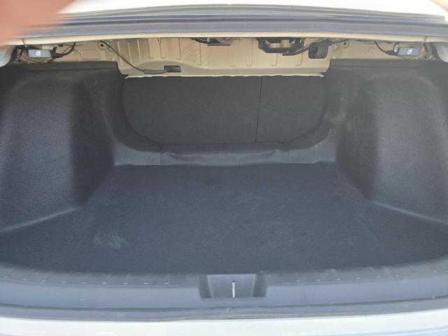Photo of 2025 Platinum White Pearl Honda Civic Si