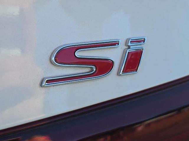 Photo of 2025 Platinum White Pearl Honda Civic Si