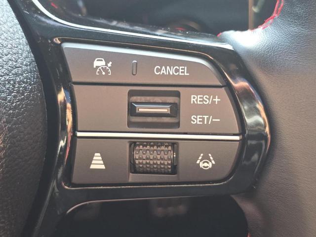 Photo of 2025 Platinum White Pearl Honda Civic Si