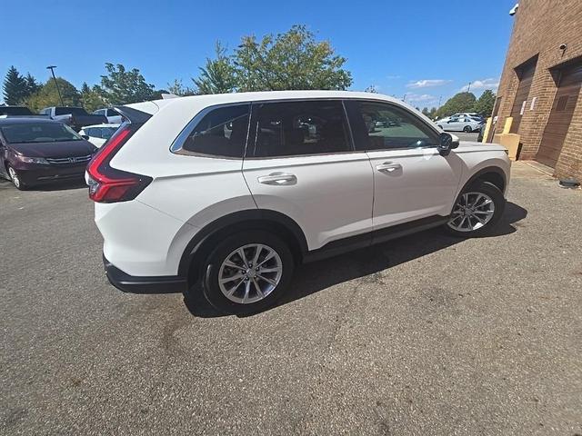 Photo of 2024 Platinum White Pearl Honda CR-V