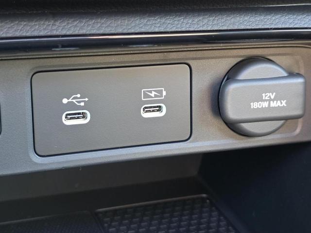 Photo of 2026 Crystal Black Pearl Honda CR-V Hybrid