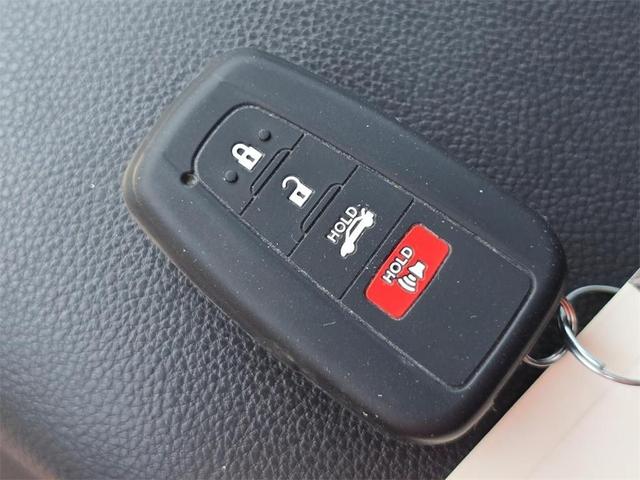 Photo of 2024 Silver Sky Metallic Toyota RAV4 Hybrid